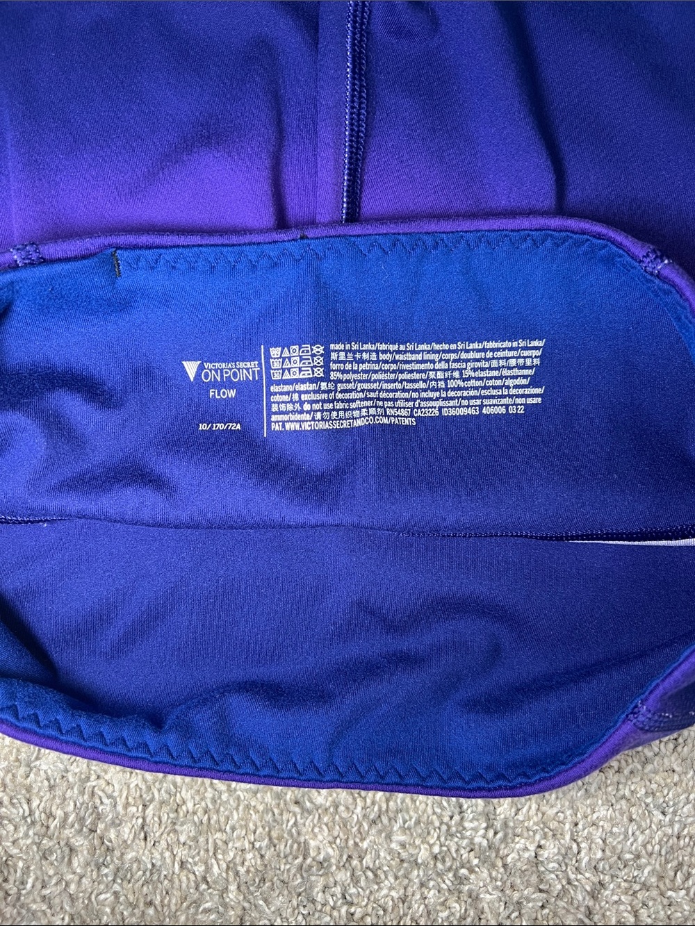 Victoria's Secret On Point Flow Purple & Blue Ombre High-Waist 3/4 Leggings - Picture 4 of 4